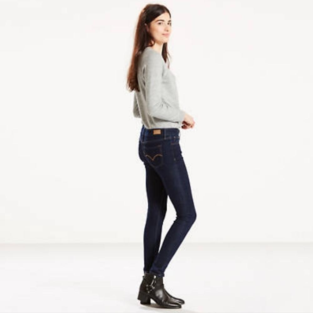NWOT Levi Jeans 535 Super Skinny